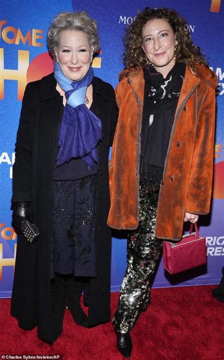 Bette Midler parents: Ruth Schindel, Fred Midler